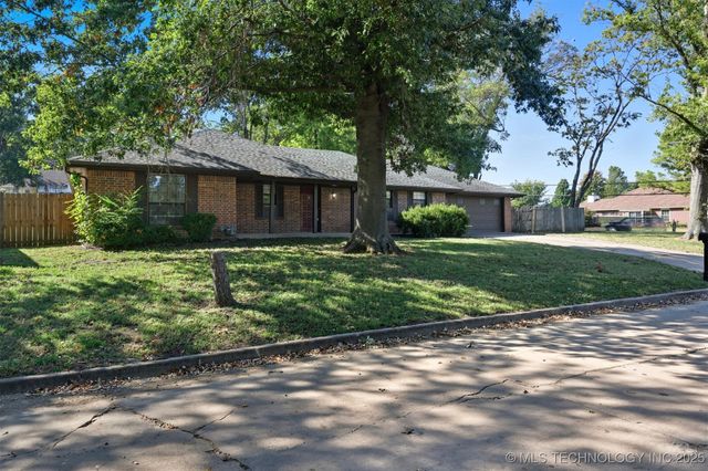 3011 W Berwick Street, Claremore, OK 74017