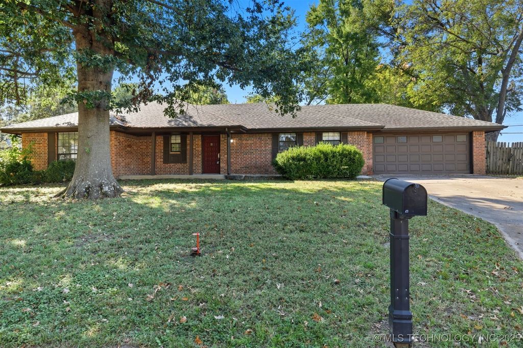 3011 W Berwick Street, Claremore, OK 74017