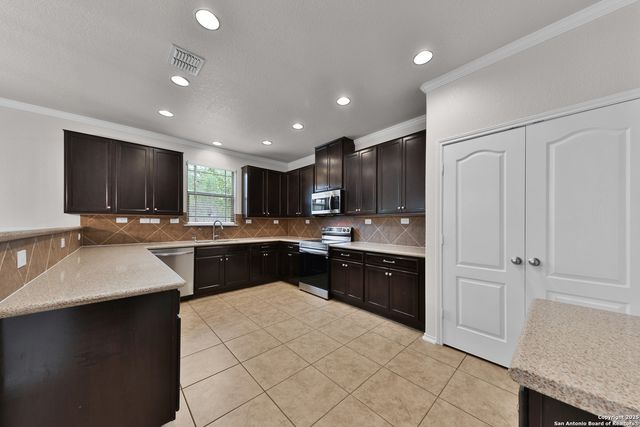 13612 Sungrove, San Antonio, TX 78245