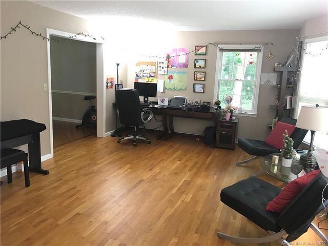 19 Village View Lane, Farmington, CT 06085