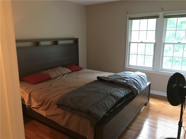 19 Village View Lane, Farmington, CT 06085