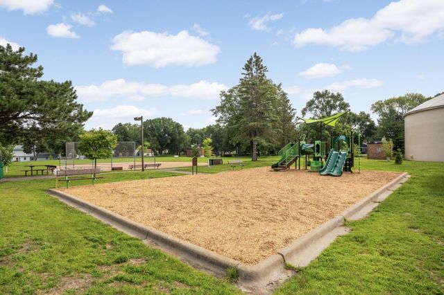 2700 Brunswick Avenue S, Saint Louis Park, MN 55416