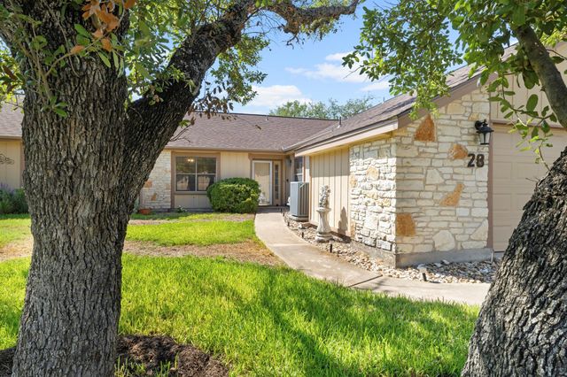 28 Oaks PL, Lago Vista, TX 78645