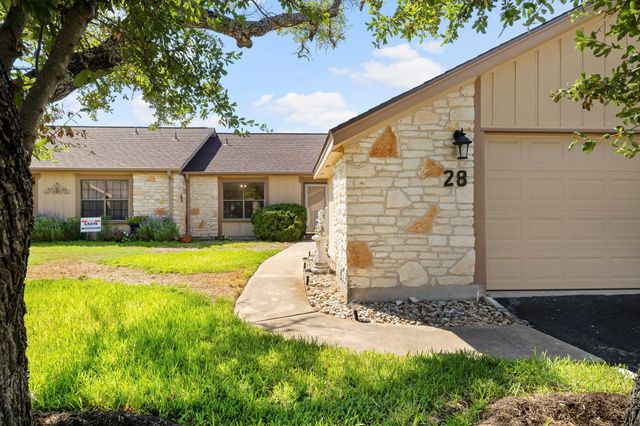 28 Oaks PL, Lago Vista, TX 78645