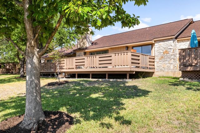 28 Oaks PL, Lago Vista, TX 78645