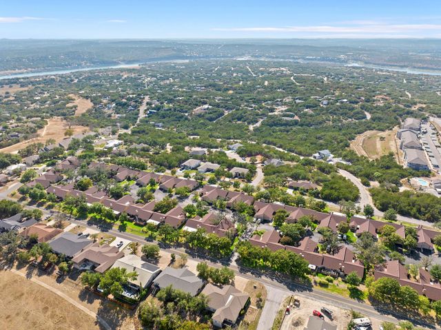 28 Oaks PL, Lago Vista, TX 78645