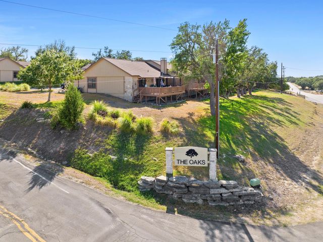 28 Oaks PL, Lago Vista, TX 78645