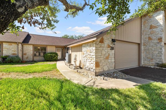 28 Oaks PL, Lago Vista, TX 78645