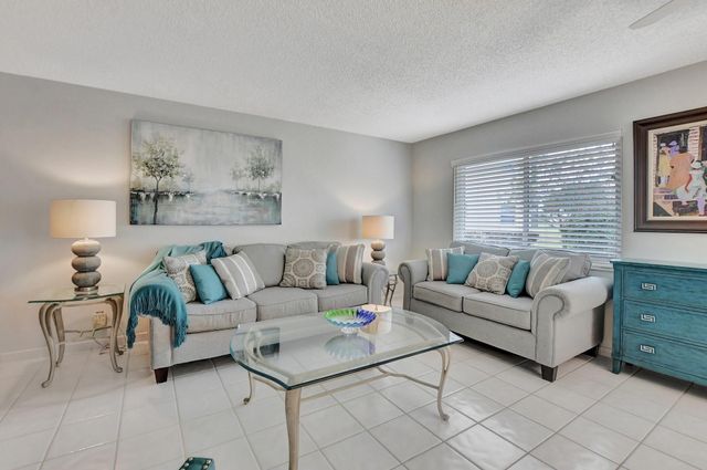 204 Burgundy E 204, Delray Beach, FL 33484