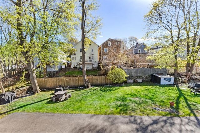 23-25 Putnam St, Salem, MA 01970