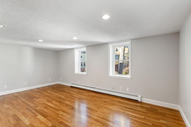 23-25 Putnam St, Salem, MA 01970
