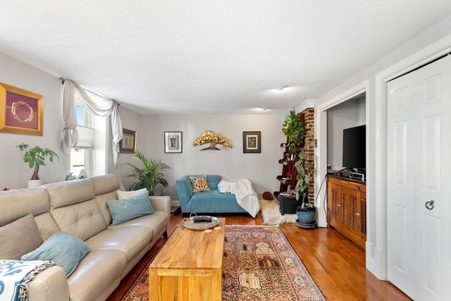 23-25 Putnam St, Salem, MA 01970