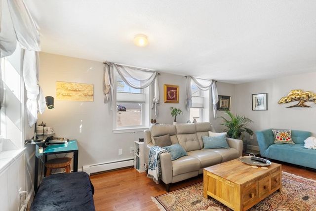 23-25 Putnam St, Salem, MA 01970