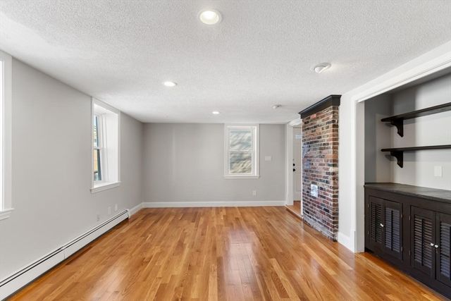 23-25 Putnam St, Salem, MA 01970