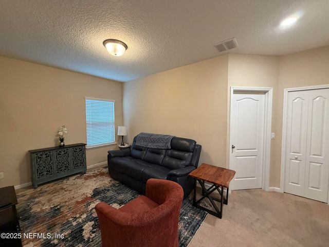 7292 CLAREMONT CREEK Drive, Jacksonville, FL 32222