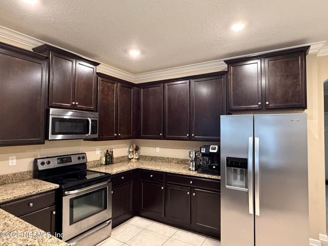 7292 CLAREMONT CREEK Drive, Jacksonville, FL 32222