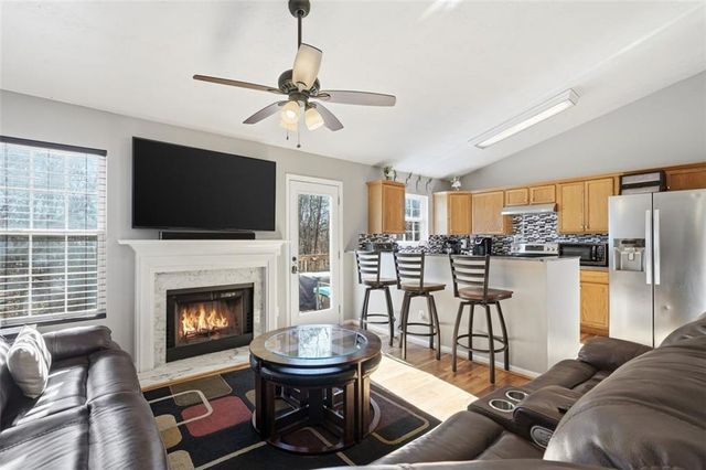 8675 Bayhill Drive, Gainesville, GA 30506