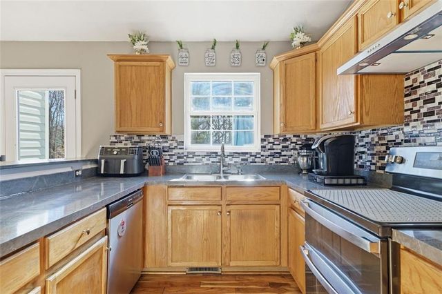 8675 Bayhill Drive, Gainesville, GA 30506