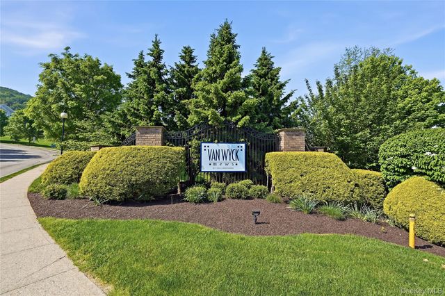 204 Saratoga Lane, Fishkill, NY 12524