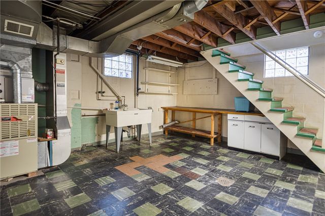 1580 Anderson Rd, Shaler, PA 15209