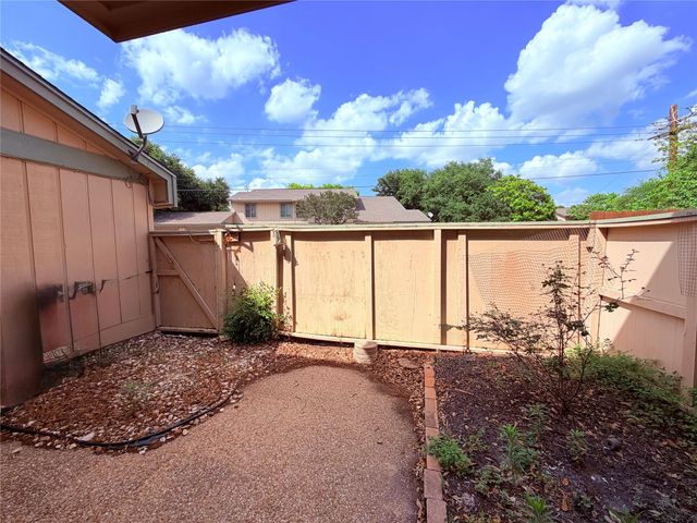 9611 Blue Creek LN, Austin, TX 78758