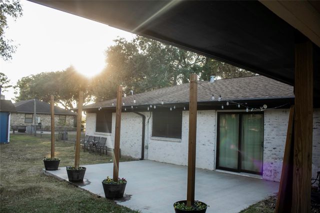 2703 Aspen Drive, Rosenberg, TX 77471