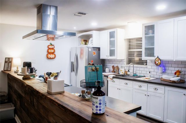 2703 Aspen Drive, Rosenberg, TX 77471