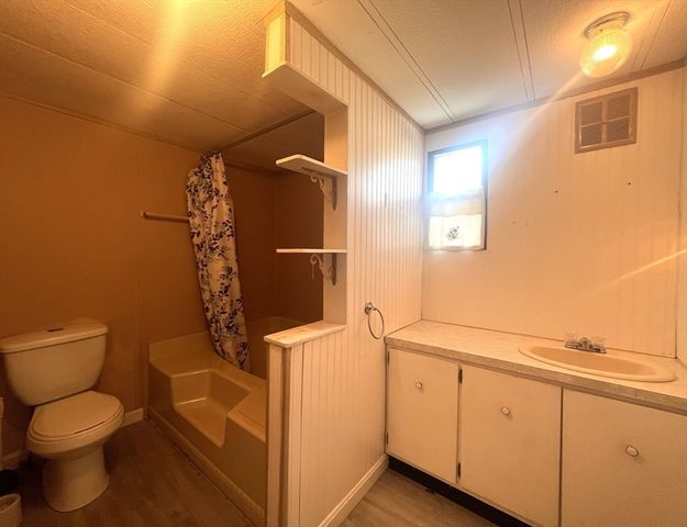 28 Washington Park, Carver, MA 02330