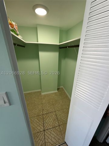 2025 NE 164th St 707, North Miami Beach, FL 33162