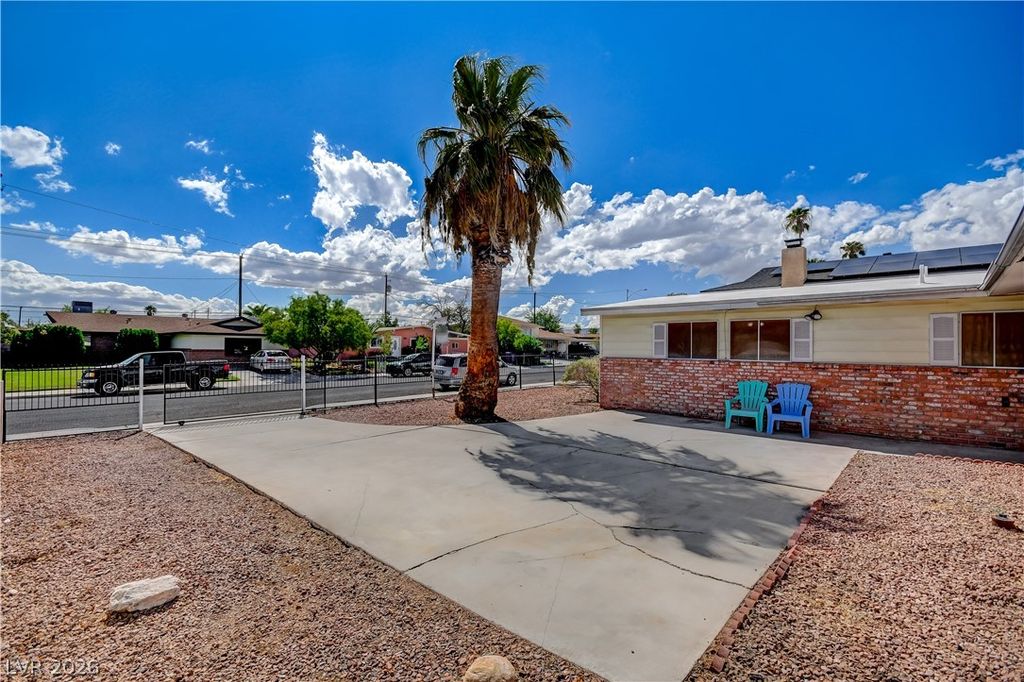 6220 Shawnee Avenue, Las Vegas, NV 89107 — photo 5
