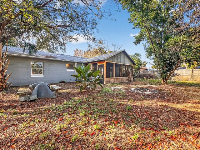 540 FERN AVENUE, Tavares, FL 32778