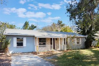 540 FERN AVENUE, Tavares, FL 32778