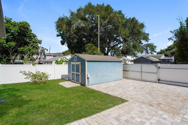 1922 20TH AVENUE N, St Petersburg, FL 33713