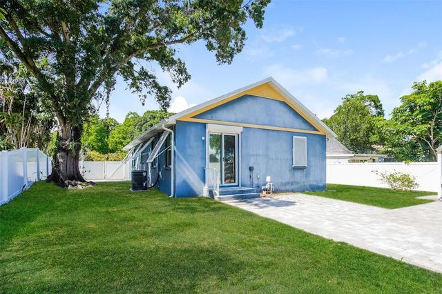 1922 20TH AVENUE N, St Petersburg, FL 33713