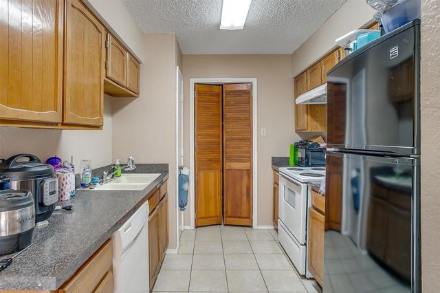 1025 Irene Street, Burleson, TX 76028