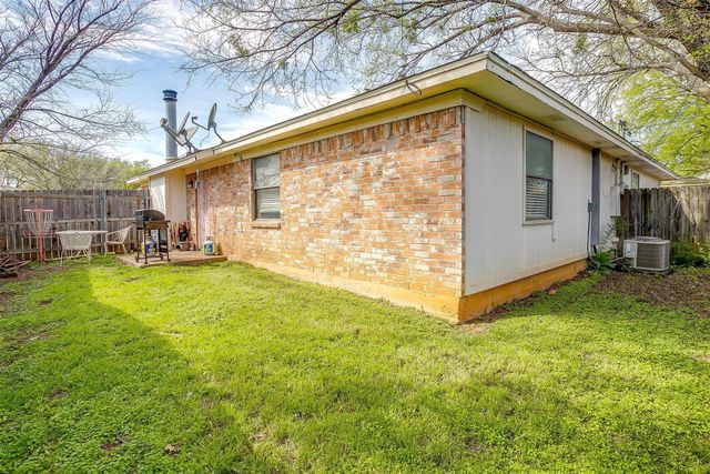 1025 Irene Street, Burleson, TX 76028