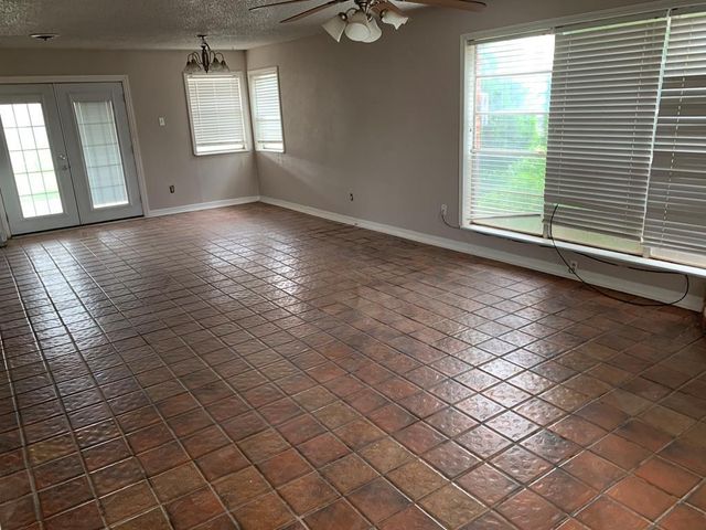 901 E County Rd 140, Midland, TX 79706