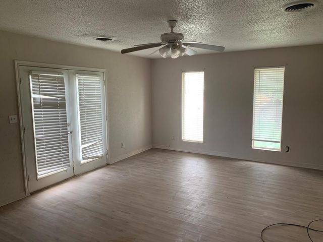 901 E County Rd 140, Midland, TX 79706