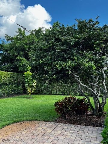 321 Burning Tree DR, Naples, FL 34105