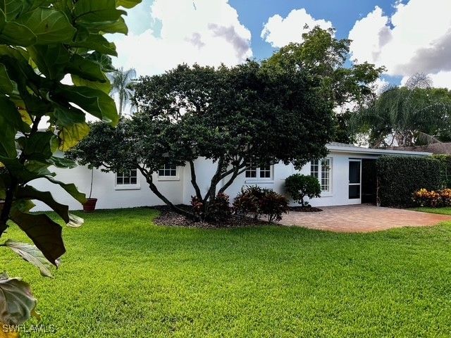 321 Burning Tree DR, Naples, FL 34105