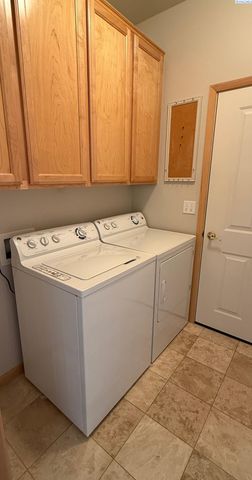 7912 W 21st Ave, Kennewick, WA 99338