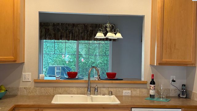 7912 W 21st Ave, Kennewick, WA 99338