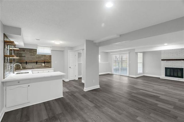 12548 W 82nd Terrace, Lenexa, KS 66215