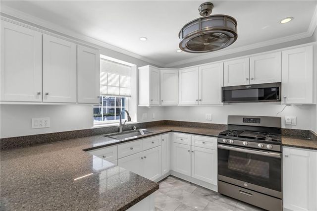 12548 W 82nd Terrace, Lenexa, KS 66215