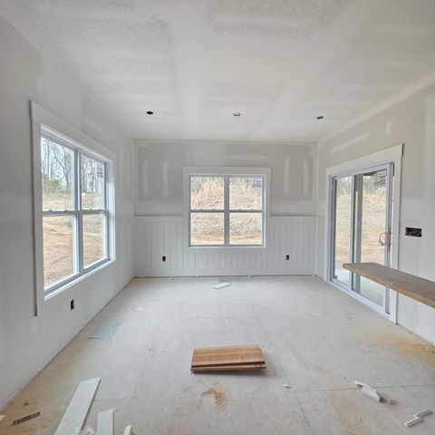 1725 Powell Rd, Clarksville, TN 37043