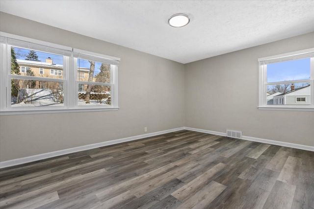 W191S7367 Shore LANE, Muskego, WI 53150