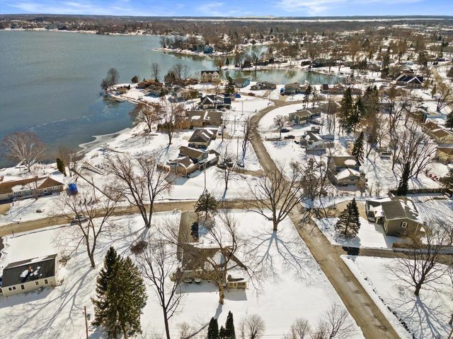 W191S7367 Shore LANE, Muskego, WI 53150