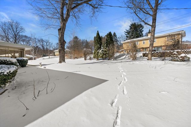 W191S7367 Shore LANE, Muskego, WI 53150