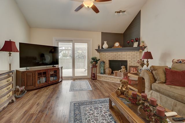 4330 River Glen Drive, Joliet, IL 60431