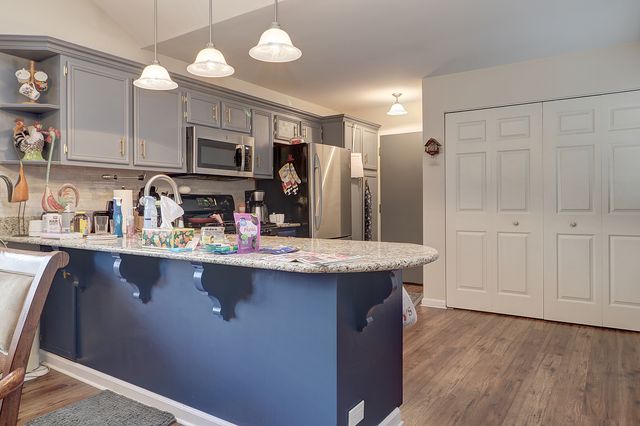 4330 River Glen Drive, Joliet, IL 60431